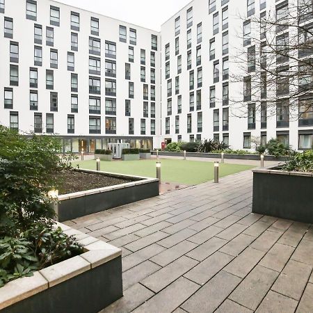 Appartamento Sterling Court In Wembley Londra Esterno foto