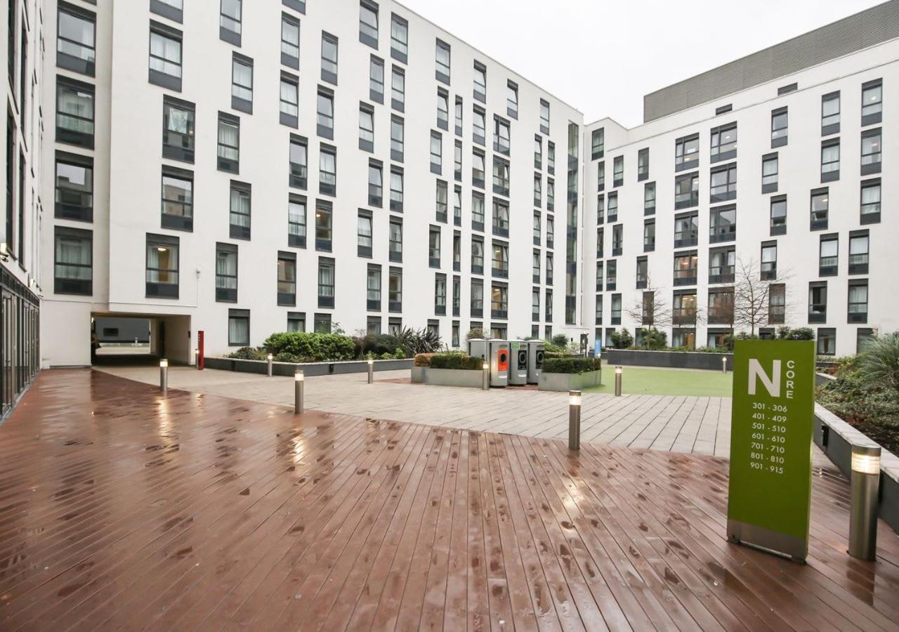 Appartamento Sterling Court In Wembley Londra Esterno foto